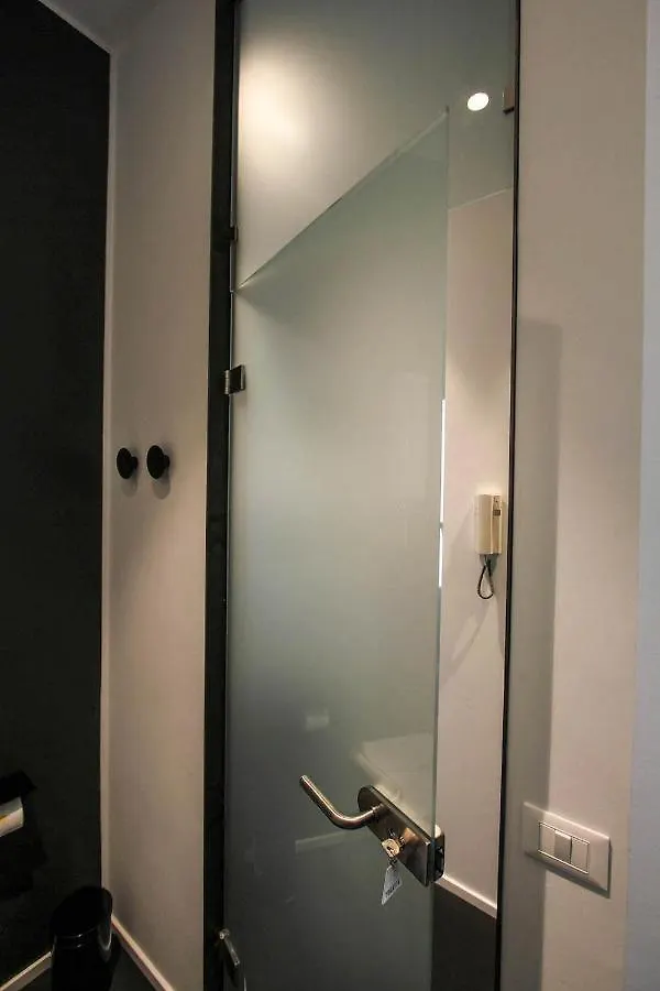 Stylish & Cosy House At Fair Apartman Milánó